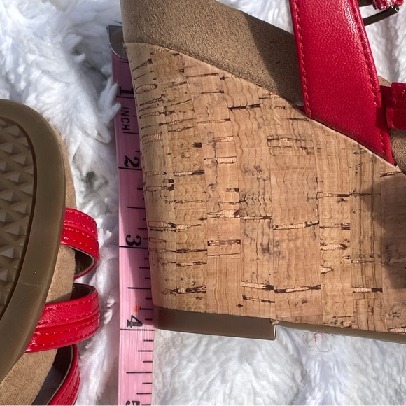NWOT Red Aerosoles Sandals plush comfortable insoles; 4” wedge, never worn ❤️. - Picture 7 of 8